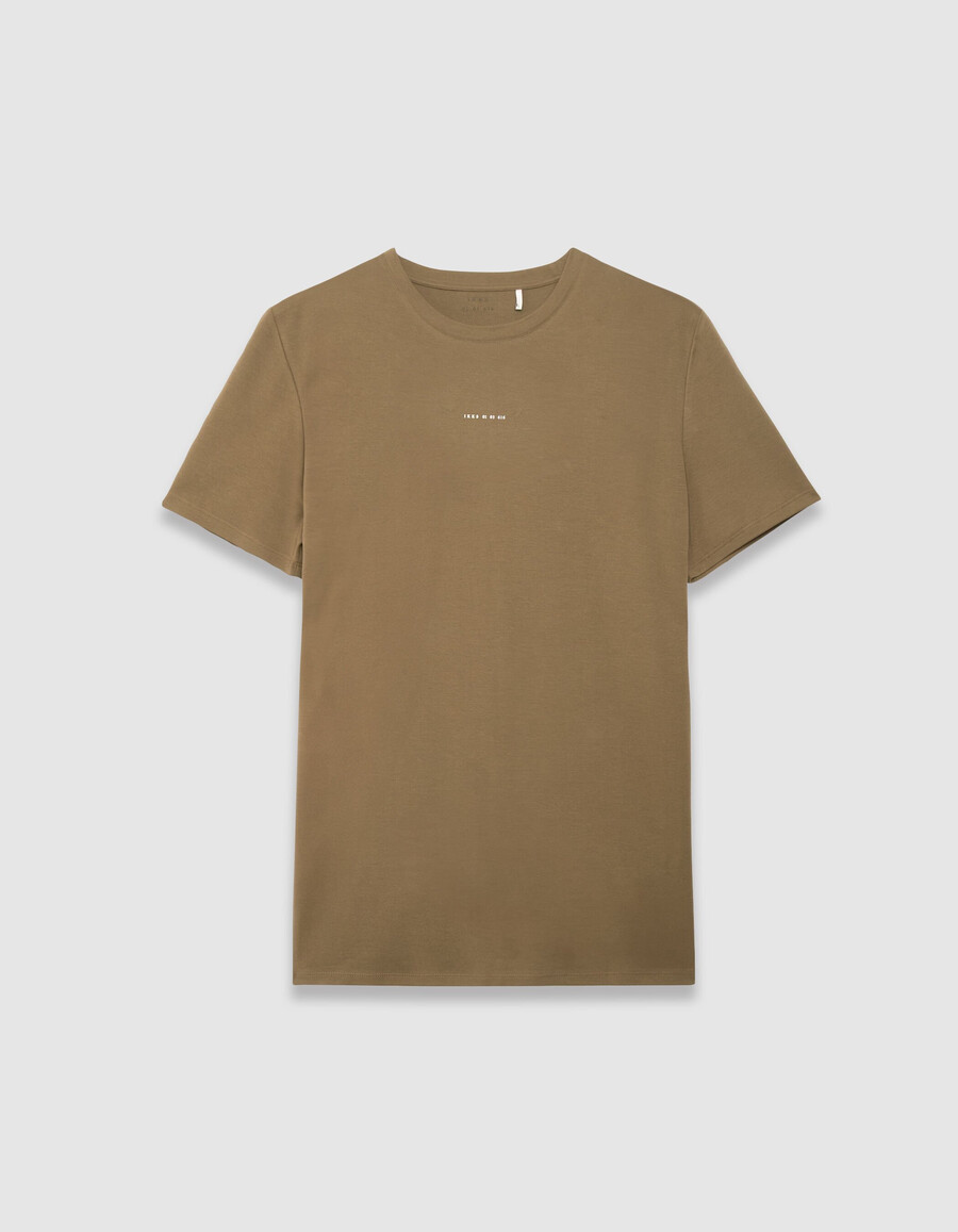 camiseta absolute dry beige para hombre con detalle de logotipo