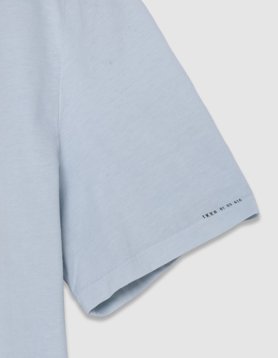 camiseta de cuello redondo de algodón orgánico azul claro para hombre