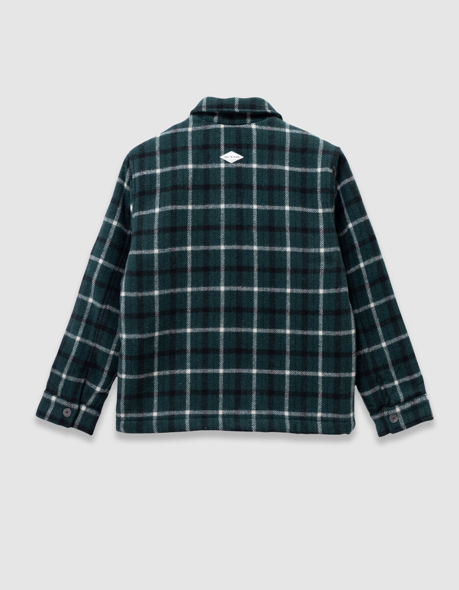 chaqueta tipo camisa con forro de piel y cuadros verdes para niño