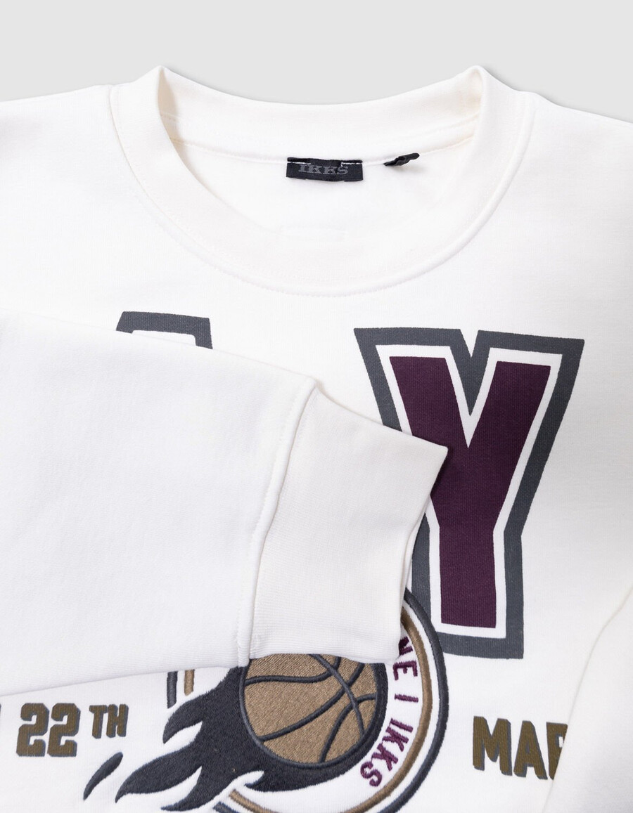 sudadera blanca para niño con estampado y bordado xl
