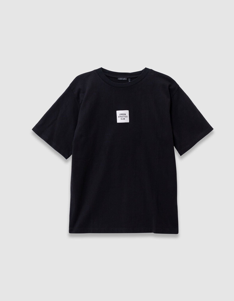 camiseta negra de manga corta para niño con eslogan xl en la espalda