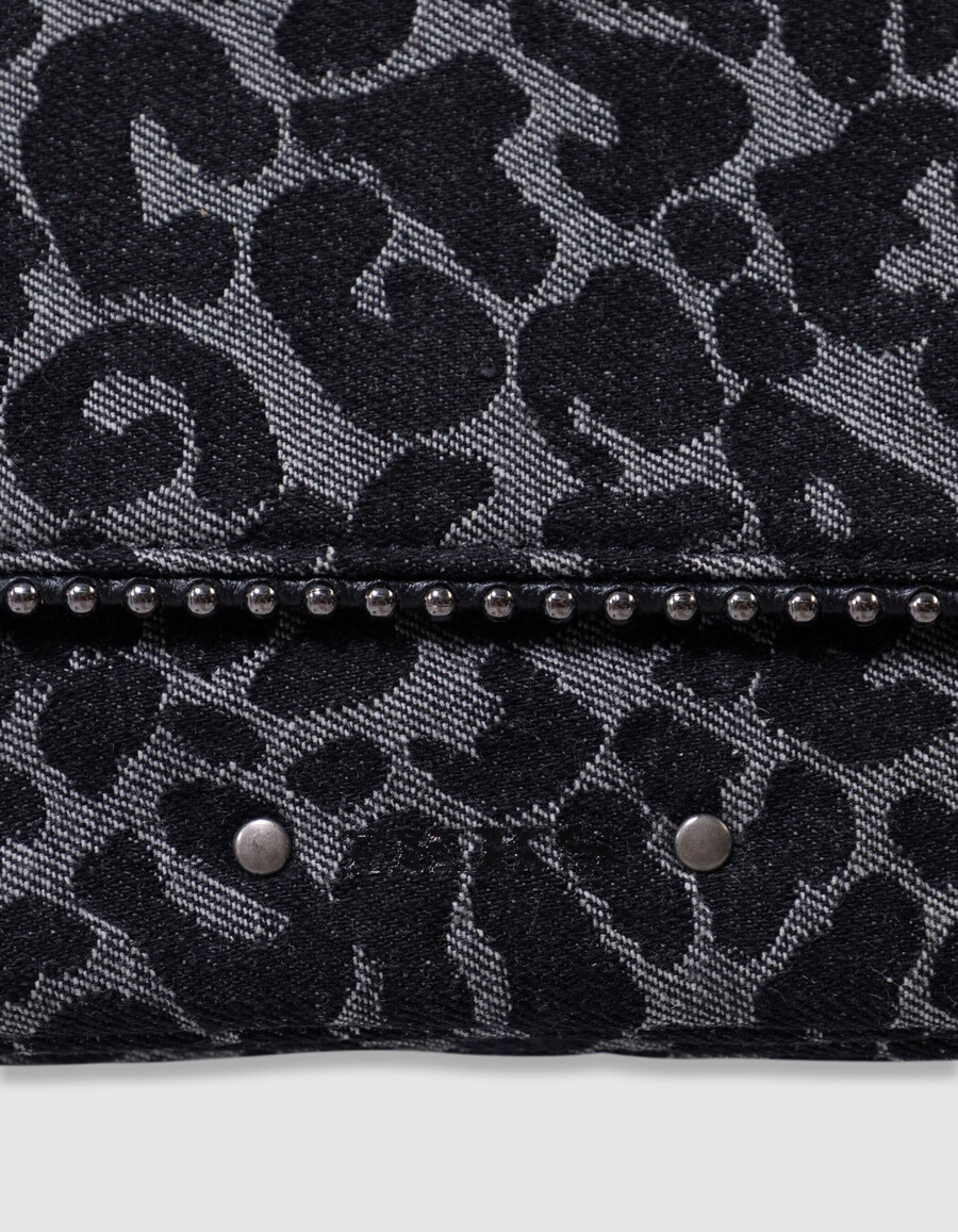 bolso negro para niña con estampado de leopardo y borde de microperlas