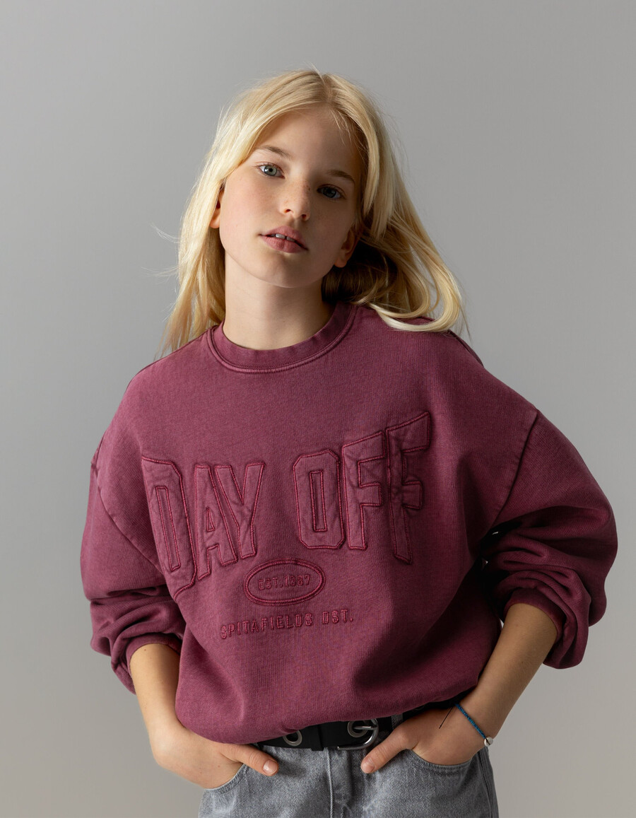 sudadera burdeos para niña con letras bordadas talla xl