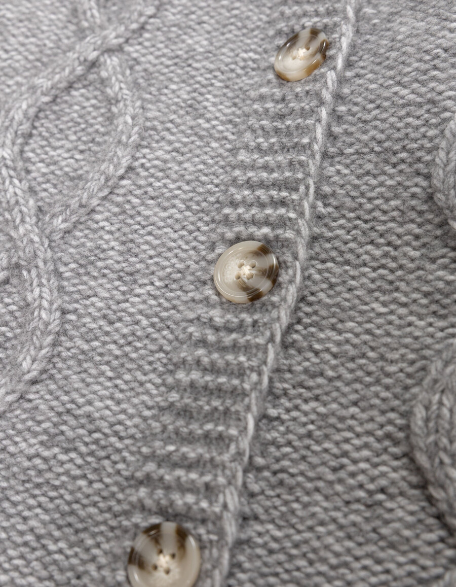 cárdigan sin mangas de punto trenzado gris para niña