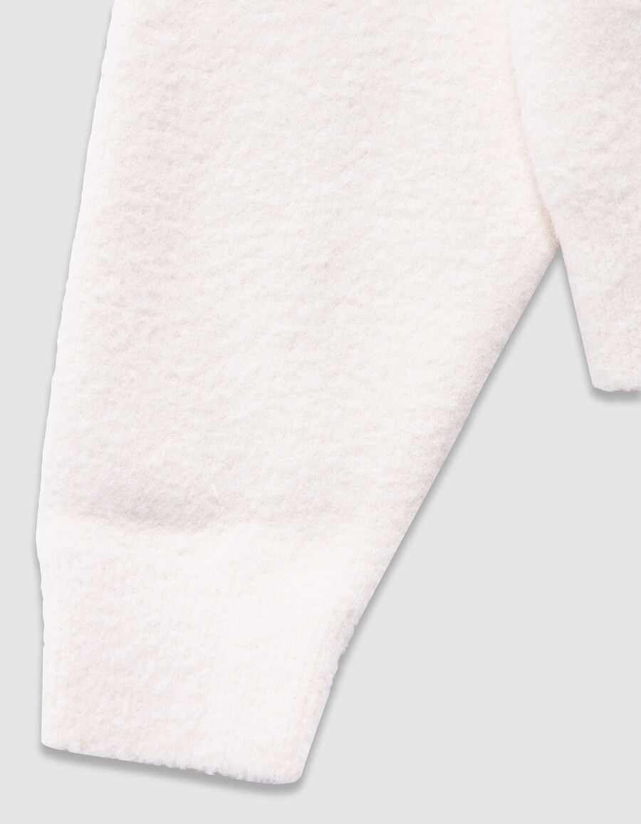 cárdigan de punto suave beige con botones para niña