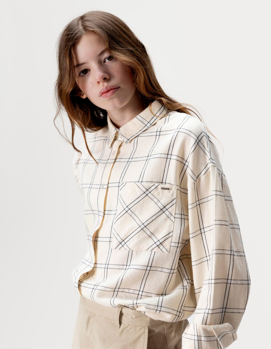 camisa de cuadros crudos y negros para niña