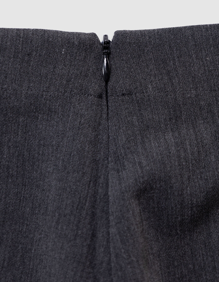 pantalón acampanado gris 2 en 1 para niña con falda extraíble