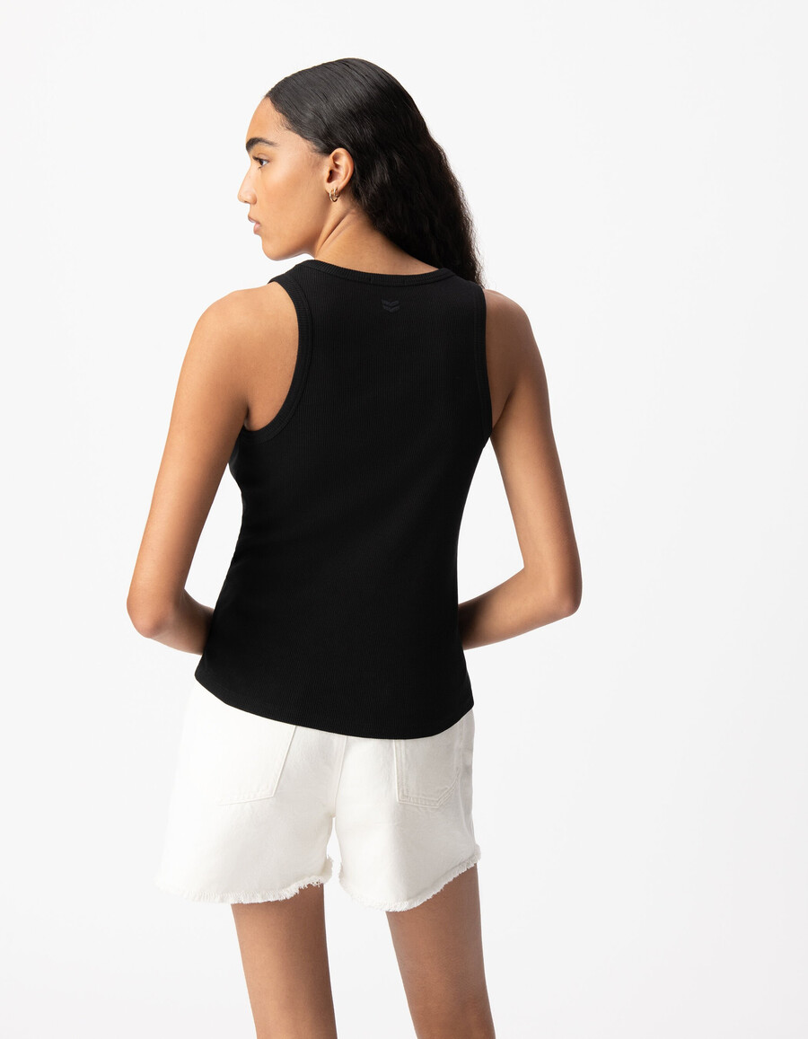camiseta de tirantes de punto acanalado negro para mujer con espalda de espiga bordada