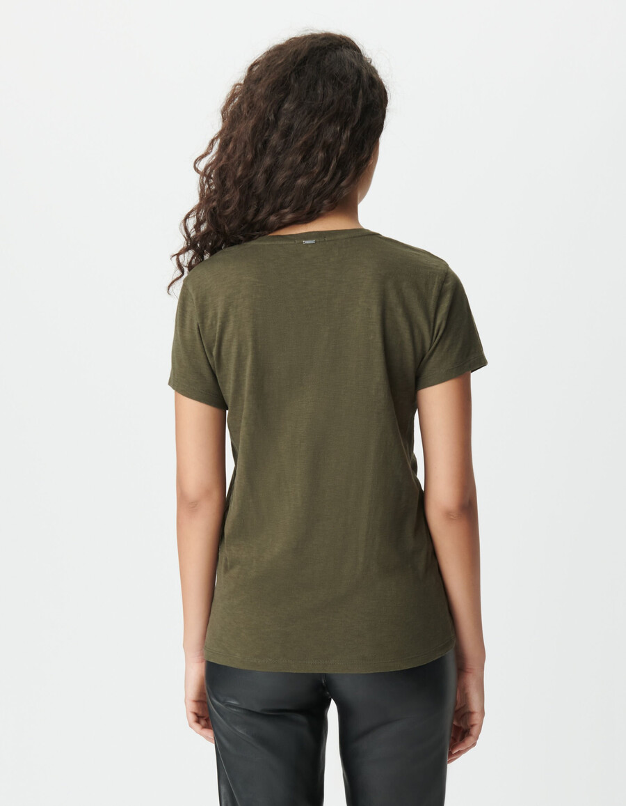 camiseta de algodón orgánico color caqui para mujer con chevrones bordados