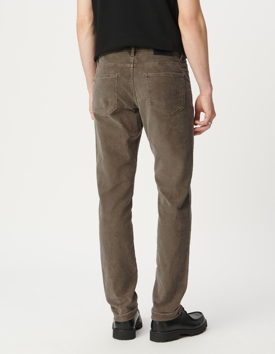 pantalones ajustados de pana beige para hombre